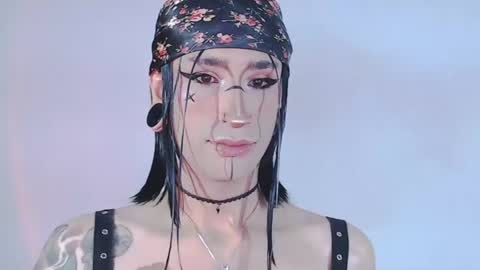 Snapshot of alienexxx chatting on August 1, 3:55 pm online show from August 1, 3:55 pm