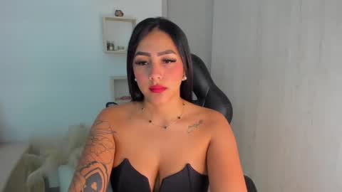 Snapshot of aliessiarose1 chatting on November 20, 11:10 am Ali online show from November 20, 11:10 am