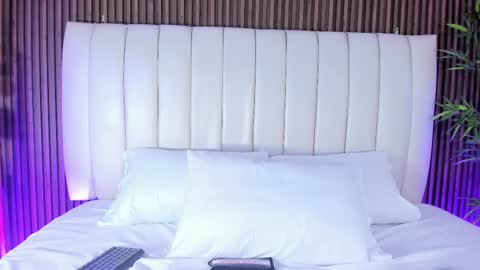 Snapshot of alihamilton_ chatting on September 23, 11:41 pm Aliha online show from September 23, 11:41 pm