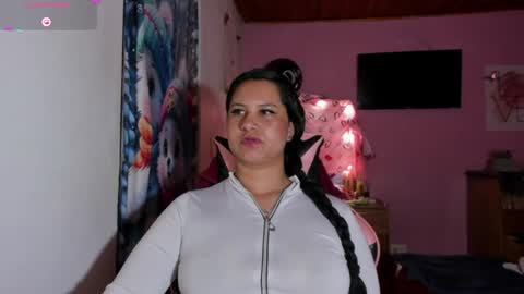Snapshot of alii_cutee chatting on June 13, 7:01 pm alii_cutee online show from June 13, 7:01 pm