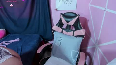 Snapshot of alii_cutee chatting on August 4, 9:17 pm alii_cutee online show from August 4, 9:17 pm