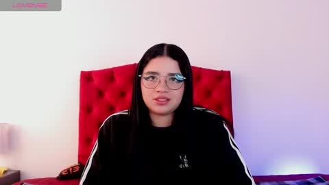 aliice_walker_ online show from December 14, 7:14 pm