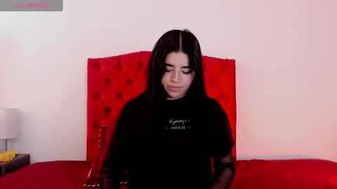 aliice_walker_ online show from December 16, 2:49 pm