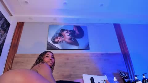 Snapshot of aliisson_cruz chatting on July 23, 12:25 pm Alisson online show from July 23, 12:25 pm