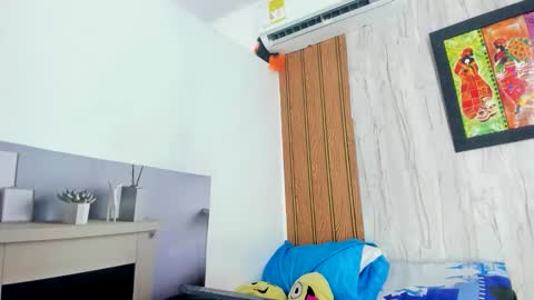 alika online show from May 1, 1:59 pm