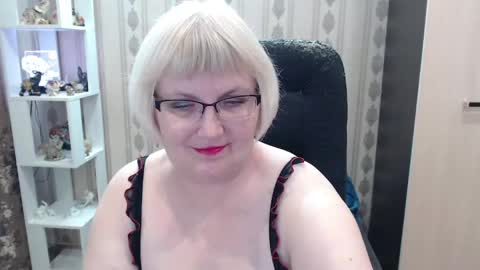 Snapshot of alina672211 chatting on May 9, 5:23 am alina672211 online show from May 9, 5:23 am
