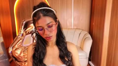 alina_b_ online show from May 11, 8:17 pm