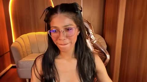 alina_b_ online show from August 1, 7:57 pm