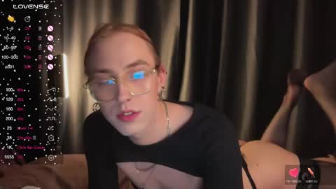 Snapshot of alina_flow chatting on February 26, 11:59 pm Alexa online show from February 26, 11:59 pm