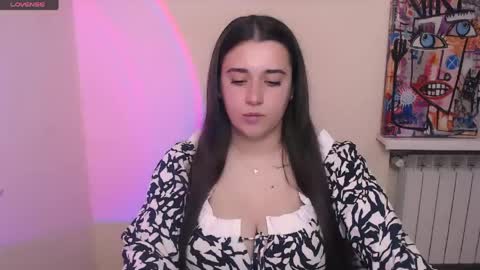 Snapshot of alinaasti_ chatting on May 8, 7:57 am Alina online show from May 8, 7:57 am