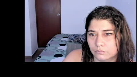 Snapshot of alinabozz1 chatting on June 30, 11:50 pm alinabozz1 online show from June 30, 11:50 pm