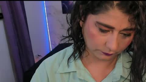 Snapshot of alinabozz1 chatting on July 18, 3:54 am alinabozz1 online show from July 18, 3:54 am