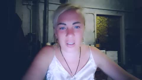 Snapshot of alinafrey_ chatting on May 25, 6:47 pm Alina online show from May 25, 6:47 pm
