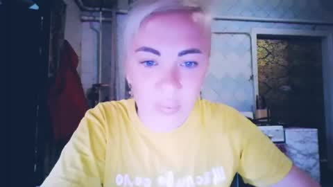 Snapshot of alinafrey_ chatting on May 27, 5:15 am Alina online show from May 27, 5:15 am