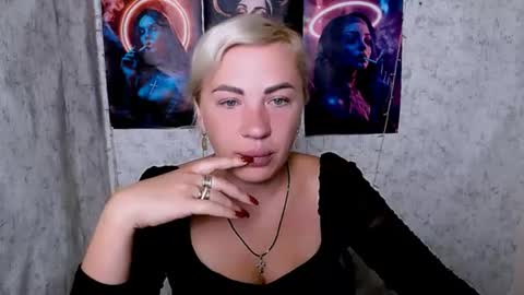 Snapshot of alinafrey_ chatting on July 14, 4:50 am Alina online show from July 14, 4:50 am