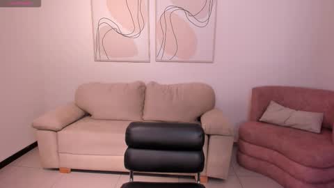 alinakravitz_ online show from October 19, 12:06 pm