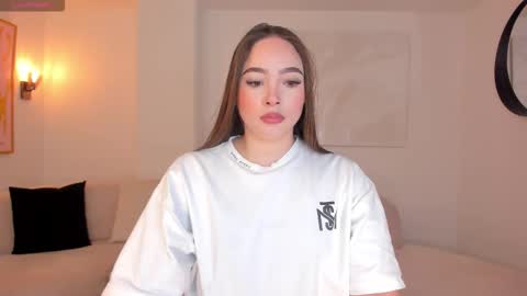 alinakravitz_ online show from February 24, 11:52 am