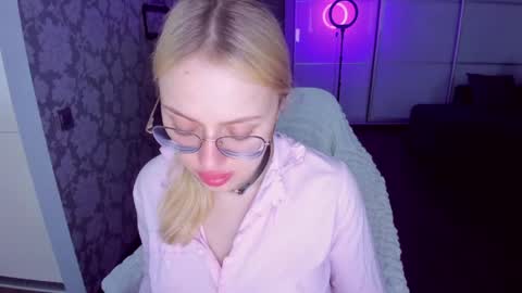 Snapshot of alinaocean chatting on May 15, 6:53 am alinaocean online show from May 15, 6:53 am