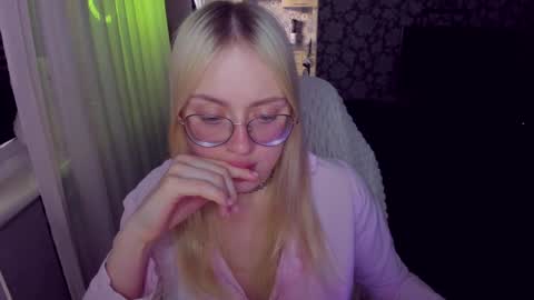 Snapshot of alinaocean chatting on May 24, 4:01 pm alinaocean online show from May 24, 4:01 pm