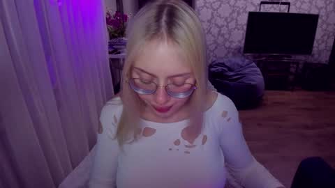 Snapshot of alinaocean chatting on May 25, 8:26 pm alinaocean online show from May 25, 8:26 pm