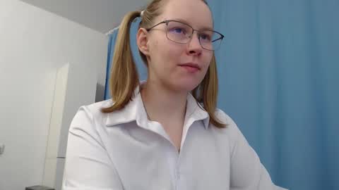 alinasei online show from January 10, 7:15 pm