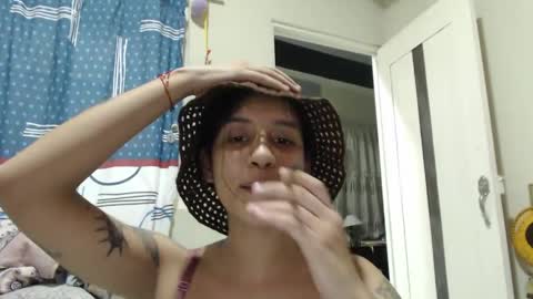 Snapshot of alinawoolf_ chatting on June 3, 4:26 am Ali online show from June 3, 4:26 am