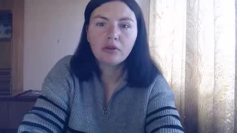 Snapshot of alinaxjames chatting on April 22, 8:17 am AlinaxJames online show from April 22, 8:17 am