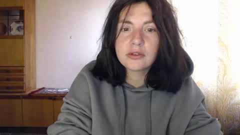 Snapshot of alinaxjames chatting on April 25, 2:47 pm AlinaxJames online show from April 25, 2:47 pm