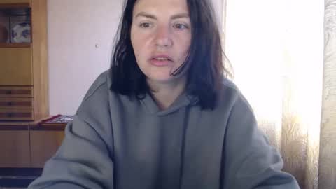 Snapshot of alinaxjames chatting on April 26, 7:28 am AlinaxJames online show from April 26, 7:28 am