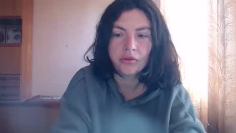 Snapshot of alinaxjames chatting on May 12, 8:11 am AlinaxJames online show from May 12, 8:11 am