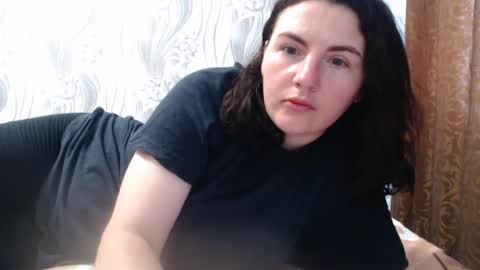 Snapshot of alinaxjames chatting on June 17, 8:06 am AlinaxJames online show from June 17, 8:06 am