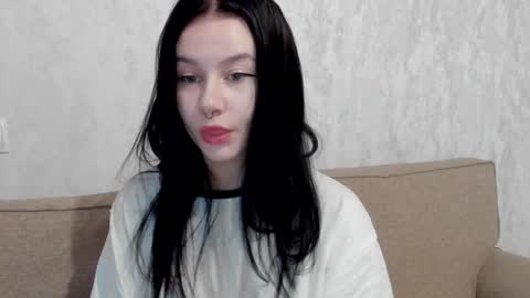 Snapshot of alinegreeeen chatting on December 6, 2:35 am Aline Greeeen online show from December 6, 2:35 am