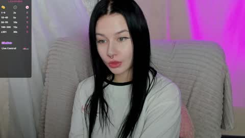 Snapshot of alinegreeeen chatting on January 19, 10:17 am Aline Greeeen online show from January 19, 10:17 am