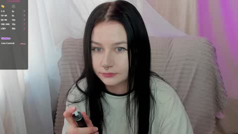 Snapshot of alinegreeeen chatting on February 7, 8:01 am Aline Greeeen online show from February 7, 8:01 am