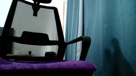 alinslut online show from May 20, 12:11 pm