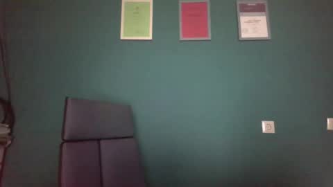 Snapshot of aliprcalica1 chatting on April 1, 1:41 pm Chris online show from April 1, 1:41 pm