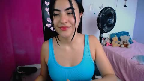 Snapshot of alis_jones__ chatting on May 11, 6:27 pm Alis jines online show from May 11, 6:27 pm