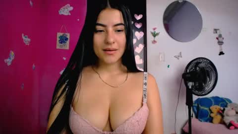 Snapshot of alis_jones__ chatting on June 22, 2:47 pm Alis jines online show from June 22, 2:47 pm