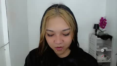 Shanti xhey online show from May 11, 5:32 pm