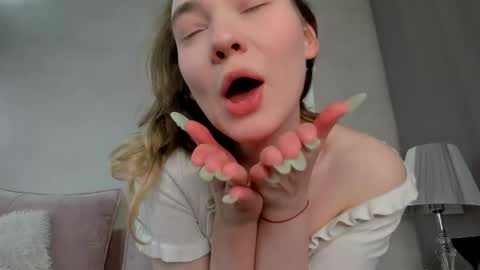 Alisa GMT2 Wen - Sun 10 AM - 4 PM except Monday and Tuesday   online show from February 7, 7:40 am