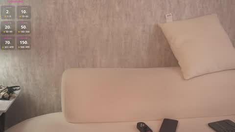 Snapshot of alisa_roldan chatting on June 2, 1:46 pm online show from June 2, 1:46 pm