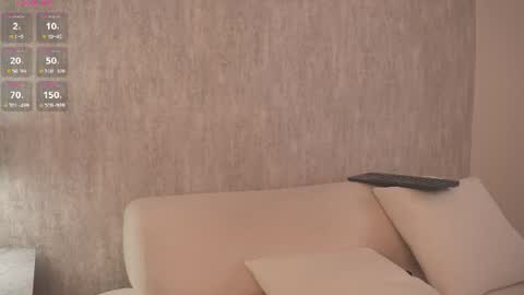 Snapshot of alisa_roldan chatting on June 19, 1:59 pm online show from June 19, 1:59 pm