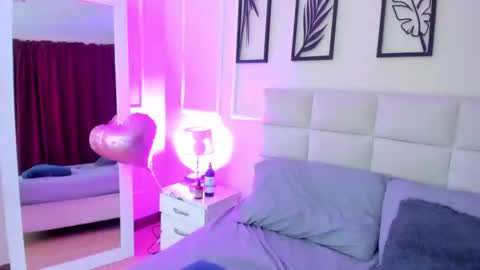 Snapshot of alisa_walker chatting on January 11, 1:59 am online show from January 11, 1:59 am