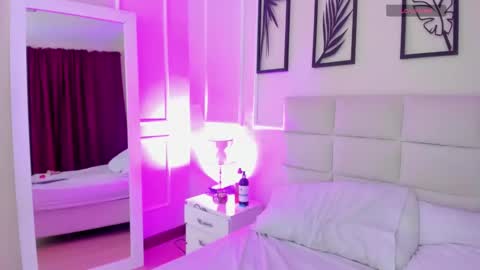 Snapshot of alisa_walker chatting on January 16, 10:02 pm online show from January 16, 10:02 pm