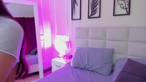 Snapshot of alisa_walker chatting on March 12, 11:01 pm online show from March 12, 11:01 pm