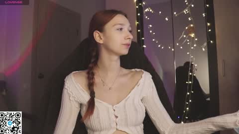 Snapshot of alisaa_01 chatting on January 18, 3:42 am Alice Fansly Alisa01 online show from January 18, 3:42 am