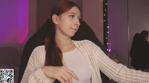 Snapshot of alisaa_01 chatting on February 6, 3:27 am Alice Fansly Alisa01 online show from February 6, 3:27 am