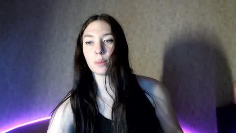 alisaadoll online show from January 7, 3:54 pm