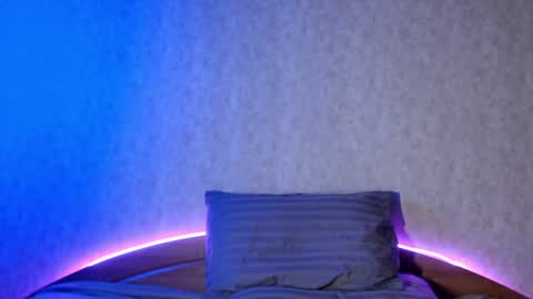 alisaadoll online show from January 28, 4:08 pm