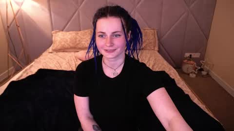 alisagrace online show from April 19, 6:10 pm